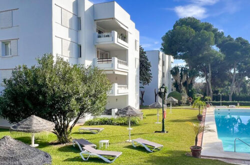 Middle Floor Apartment For Sale In Los Monteros